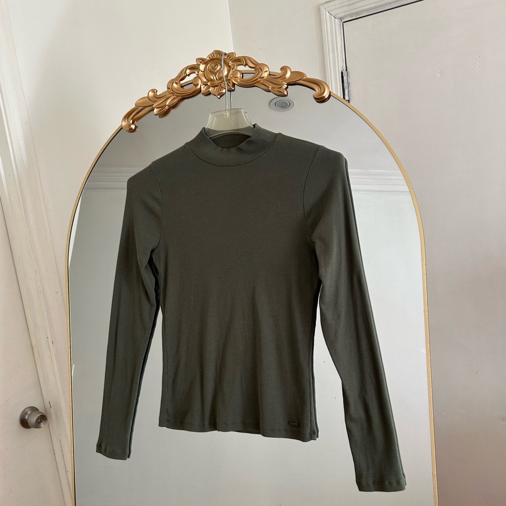 Hollister Hunter Green Longsleeve Top, Size L